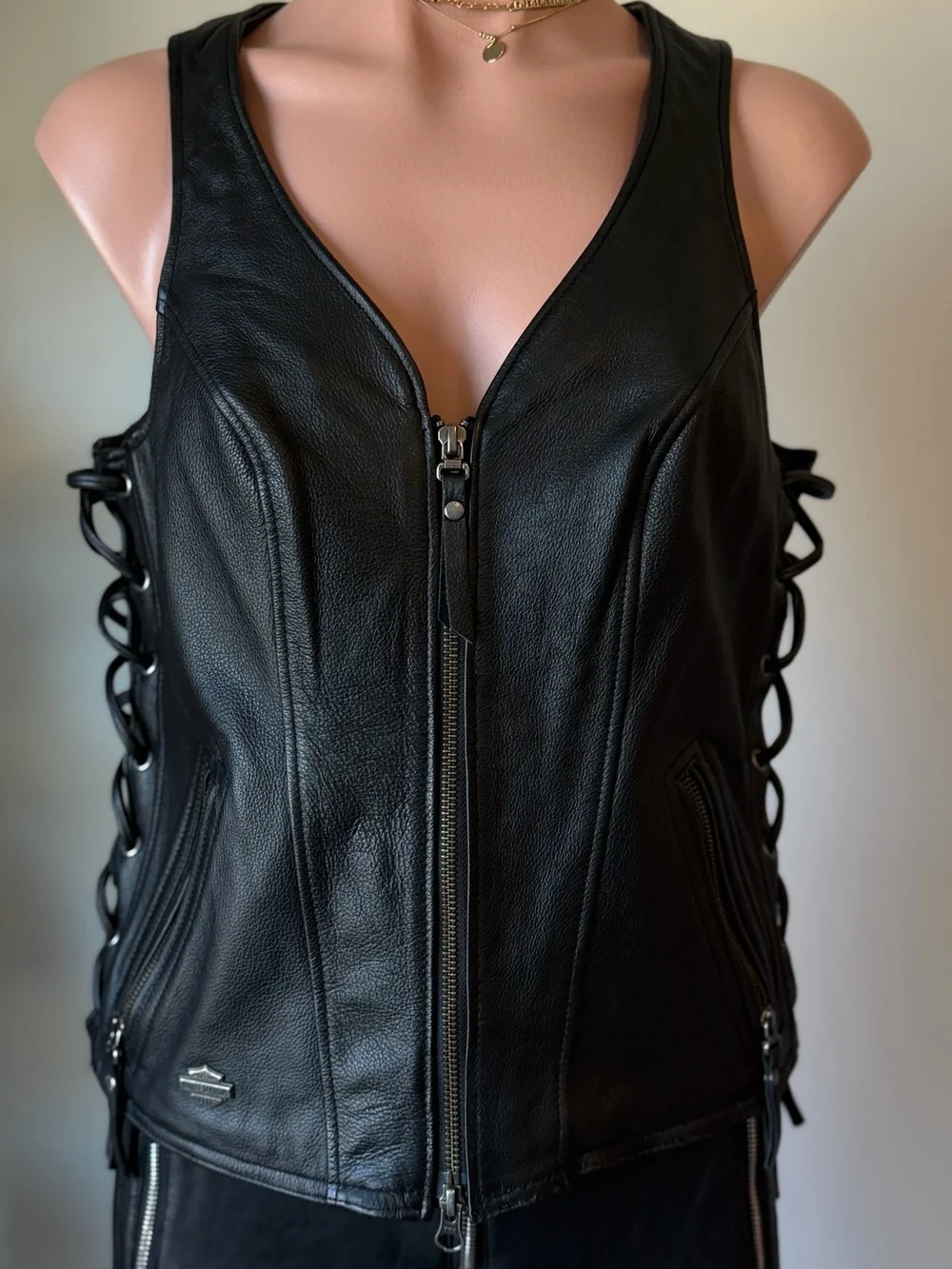 Harley-Davidson Women's Avenue Leather Vest with Side Lacing - size Medium - Picture 1 of 7